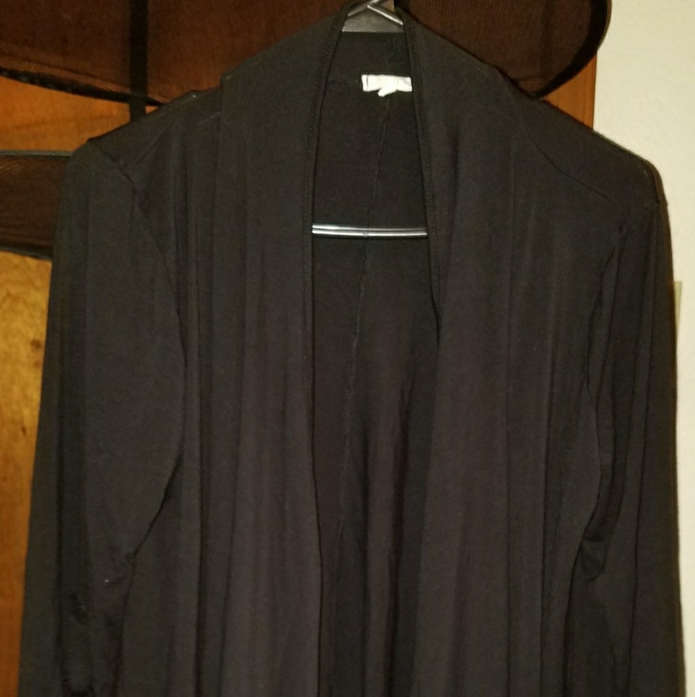 Black 3/4 sleeve cardigan
